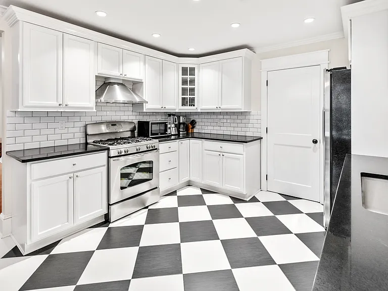 Juniper Ln — Photo 10