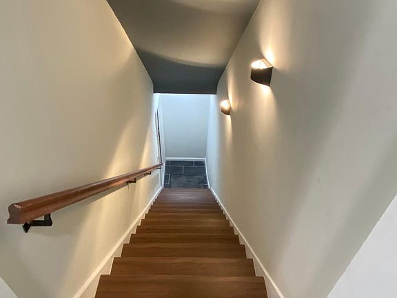 2nd image of 289 Main St #1