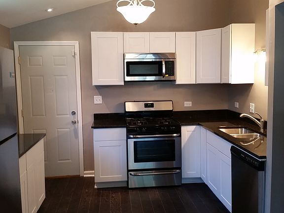 3rd image of 14634 Blackstone Ave