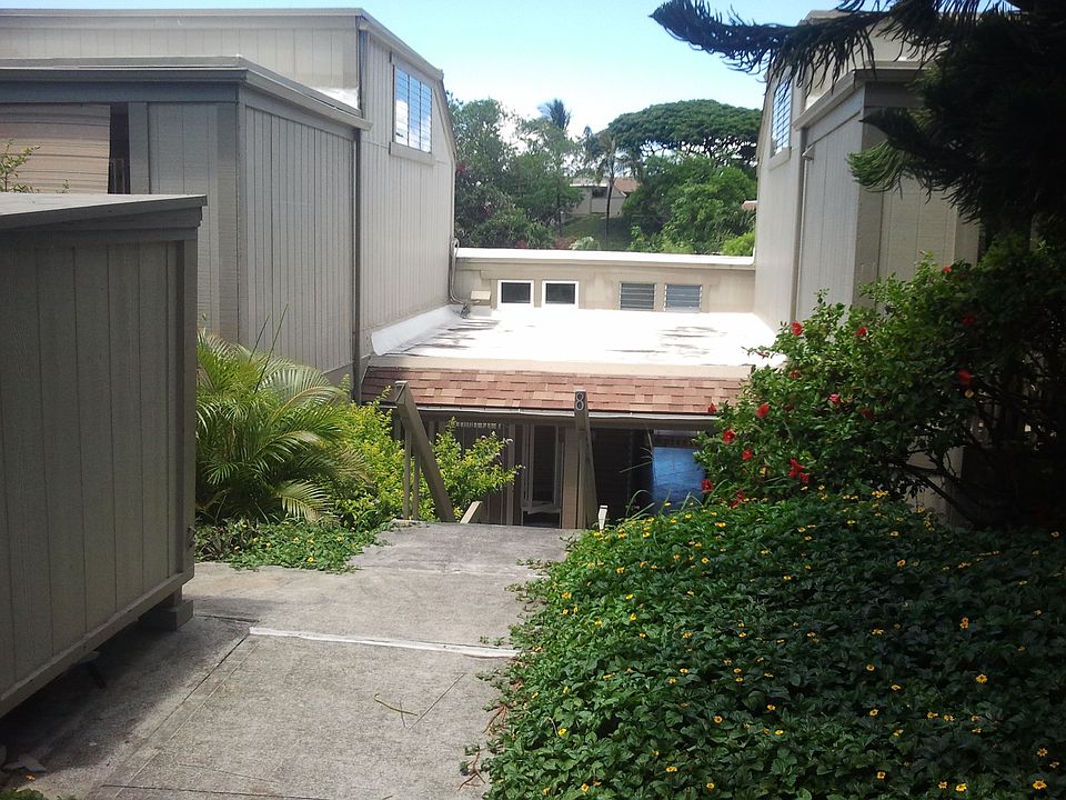 Walkway to unit