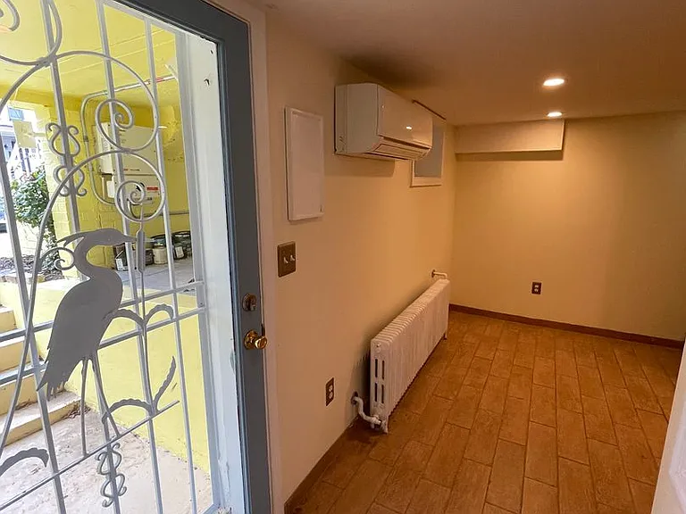539 24th St NE — Photo 59