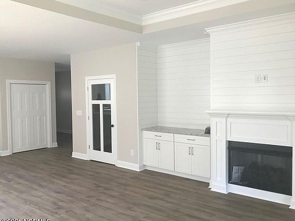 5th image of 209 Taylorwood Dr