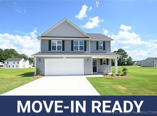 1922 Elephant Ln, Hope Mills, NC 28348