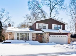 3517 Lawson Rd, Glenview, IL 60026