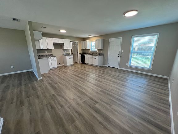 4th image of 206 Wake Dr