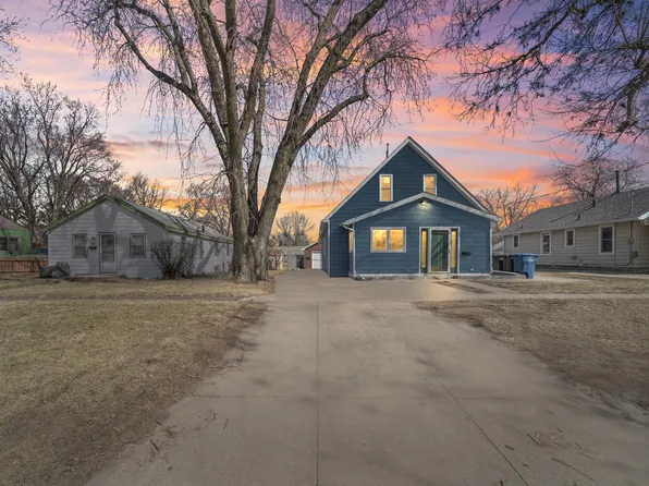 1633 E 23rd St, Des Moines, IA 50317