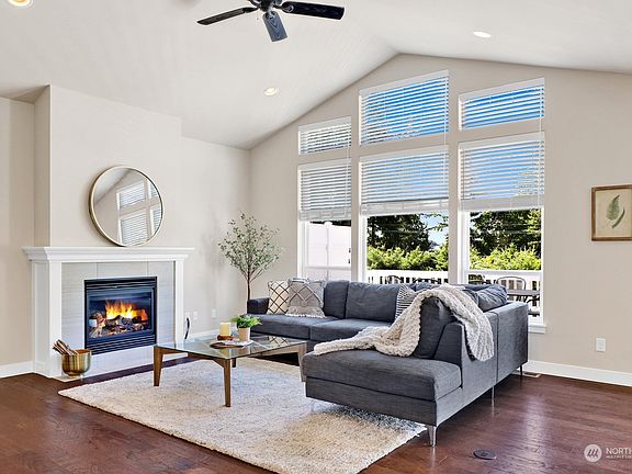4th image of 3817 Connelly Avenue
