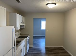 1009 N 5th St #4, Riverton, IL 62561