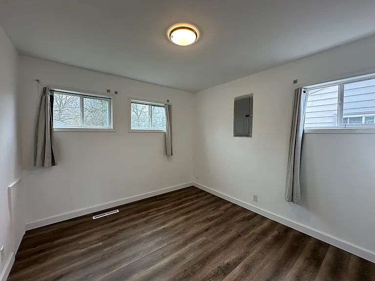 1615 E Greig Ave — Photo 22