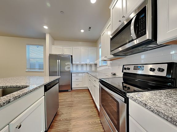 4th image of 13918 106th Ave E