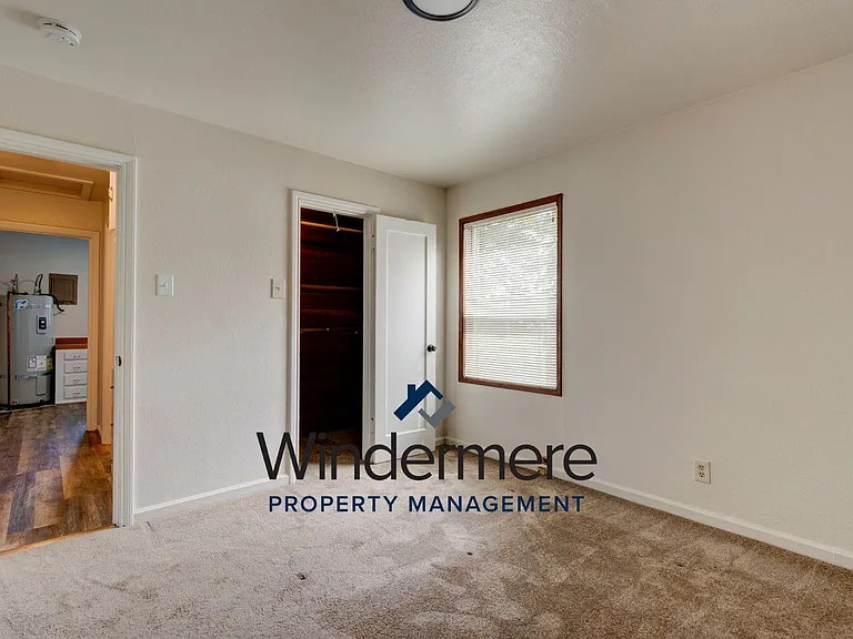 M1548: 865 N Oak Harbor St — Photo 11