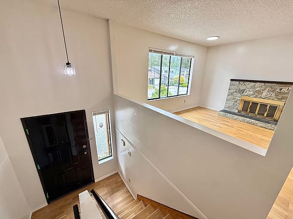 4th image of 3220 Harwood Ave