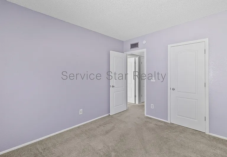 10215 N 8th Pl — Photo 12