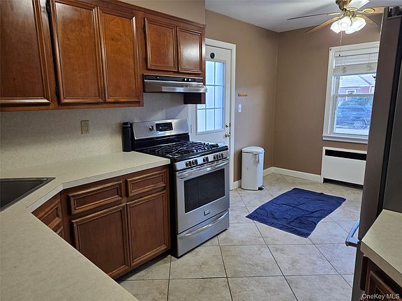 4th image of 220 Raff Ave