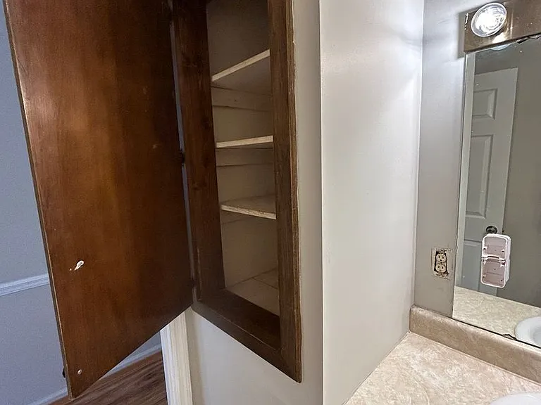 901 Locke Dr — Photo 14