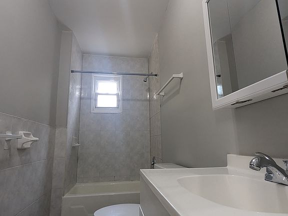 3rd image of 268 Davenport Ave #3