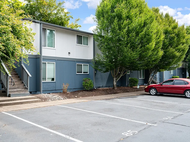 Battlecreek South | Parking lot