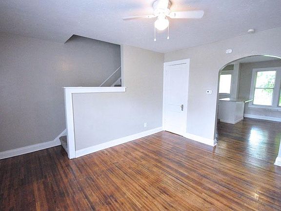 3rd image of 31 W Neff Ave
