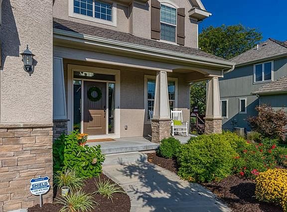 2nd image of 16162 Overbrook Ln