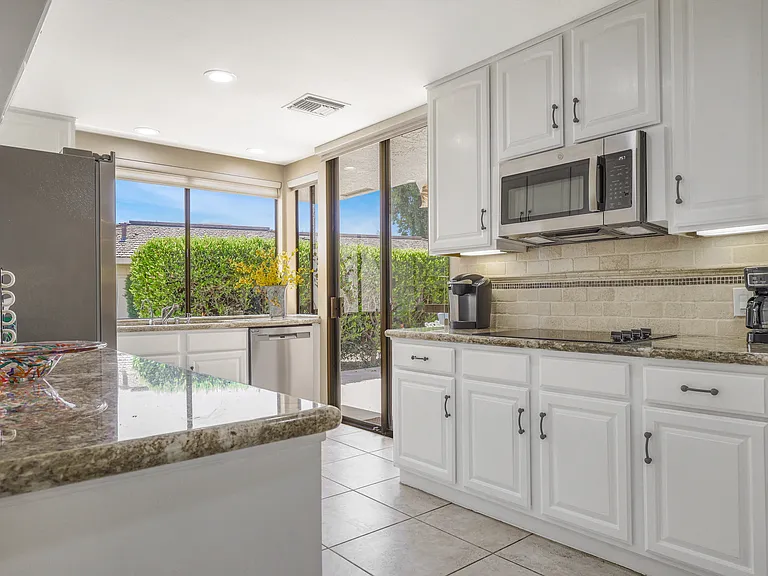 31 Stanford Dr — Photo 10