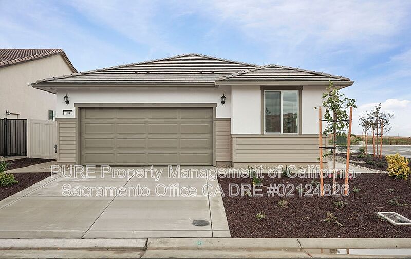 1st image of 104 Annotto St