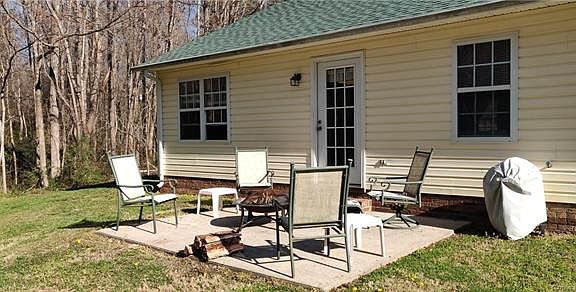 4th image of 375 Nestlewood Ln