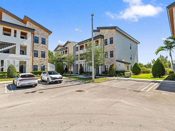 3rd image of 7825 NW 104th Ave #4