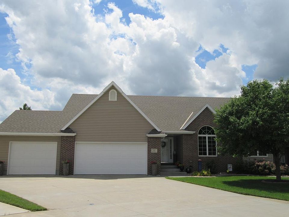 1st image of 3915 Meadow Way Trl