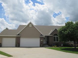 3915 Meadow Way Trl, Grand Island, NE 68803