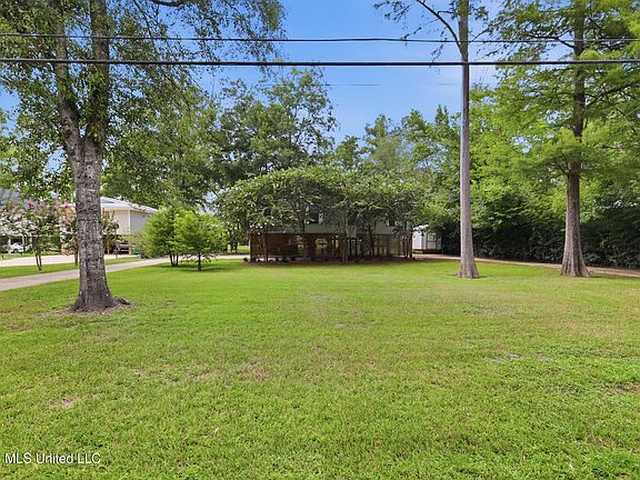 4th image of 2033 Pascagoula River Rd