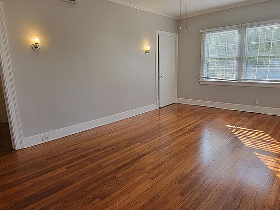 2nd image of 1504 McDuff Ave S APT 11