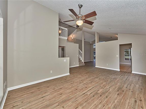 2nd image of 2219 Mallory Cir