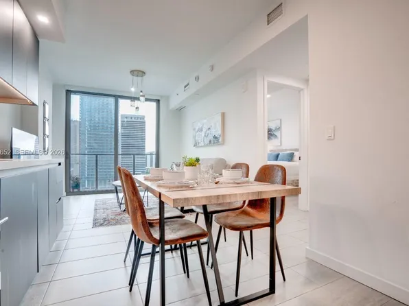 227 NE 2nd St APT 1705, Miami, FL 33179