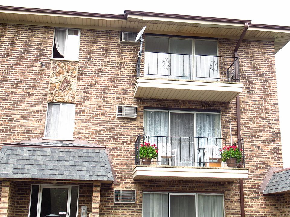 1st image of 7935 W 92nd St APT 3A