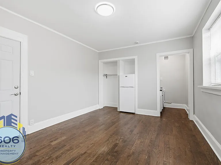 Ashland Pointe Apartments — Photo 10
