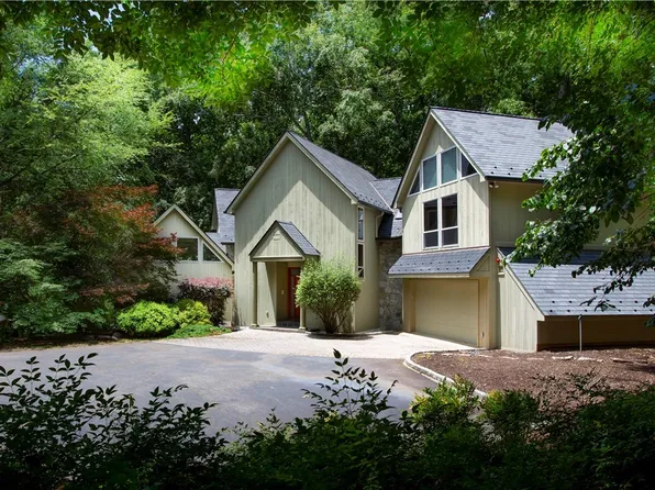 1387 River Cliff Dr, Maidens, VA 23102