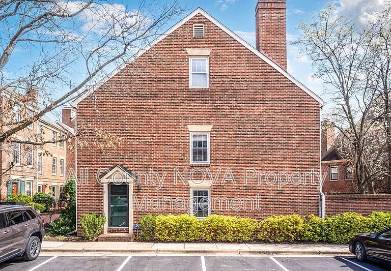 1203 Michigan Ct — Photo 36