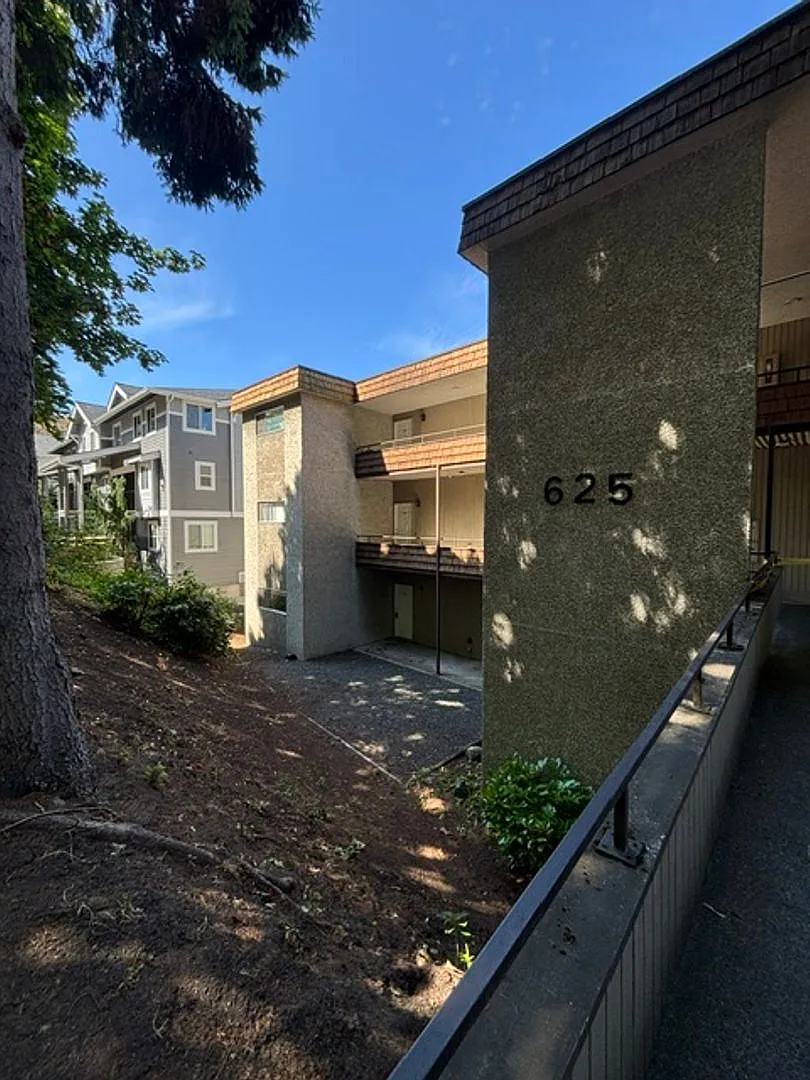 625 N Garden Street — Photo 3