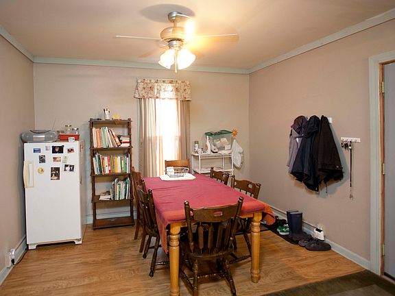 5th image of 240 Baker St E