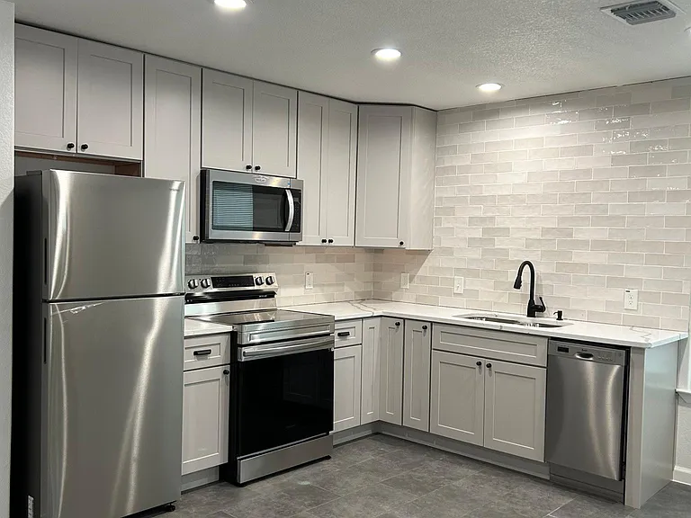 1110 Gibbs St #101 — Photo 7