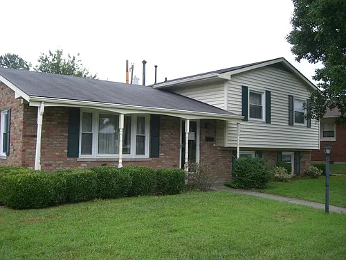 2100 Oleander Dr Photo 1