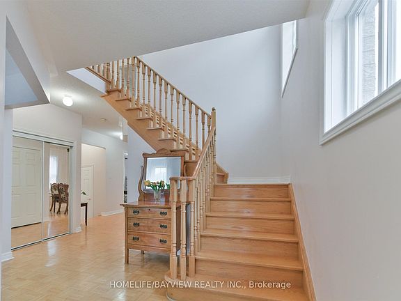 4th image of 26 Honeyview St