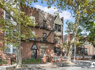 21-76 19th St, Astoria, NY 11105