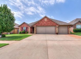 11704 SW 16th St, Yukon, OK 73099