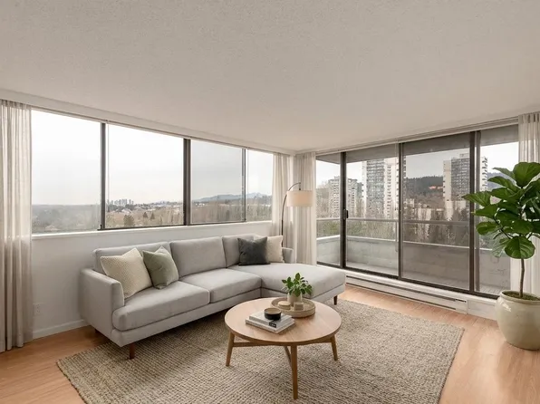 3970 Carrigan Ct #1206, Burnaby, BC V3N 4S5