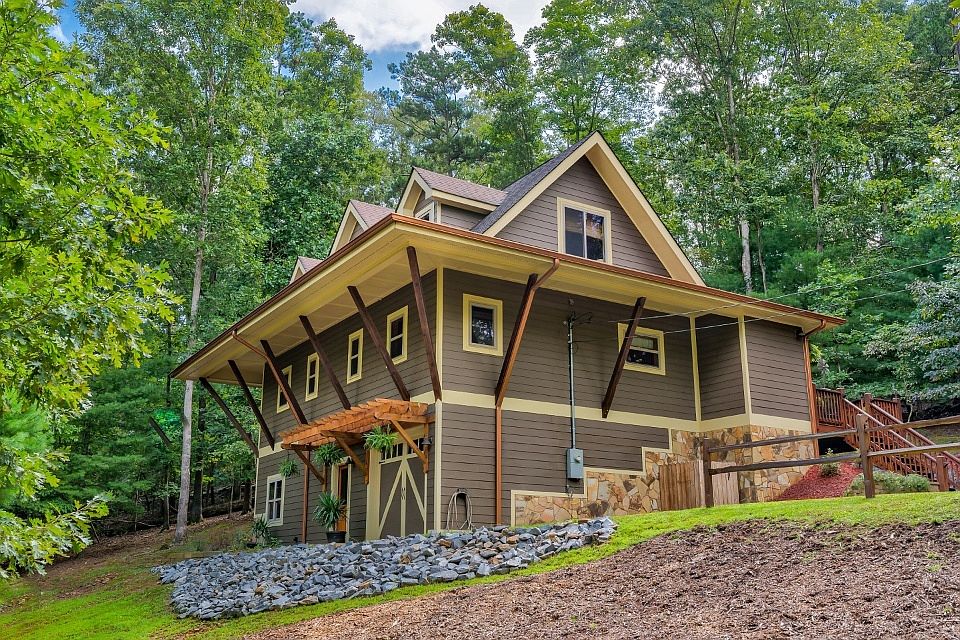 1st image of 318 Foxhound Dr