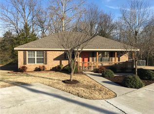 669 W Sharp Dr, Fayetteville, AR 72703