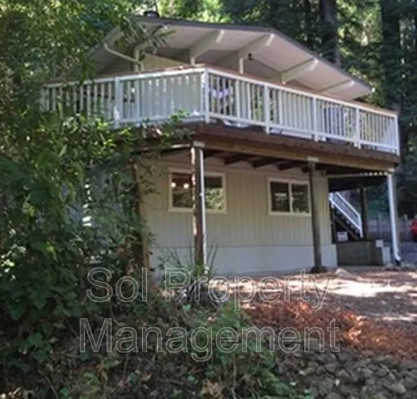 175 S Redwood Dr — Photo 2