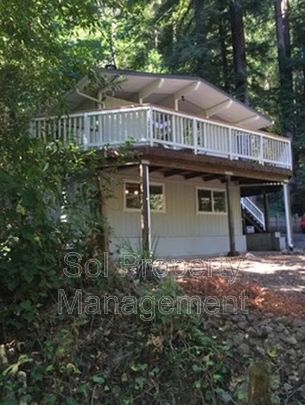 Building Photo - 175 S Redwood Dr
