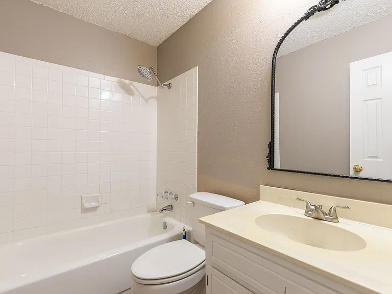 3902 Karen Dr — Photo 20